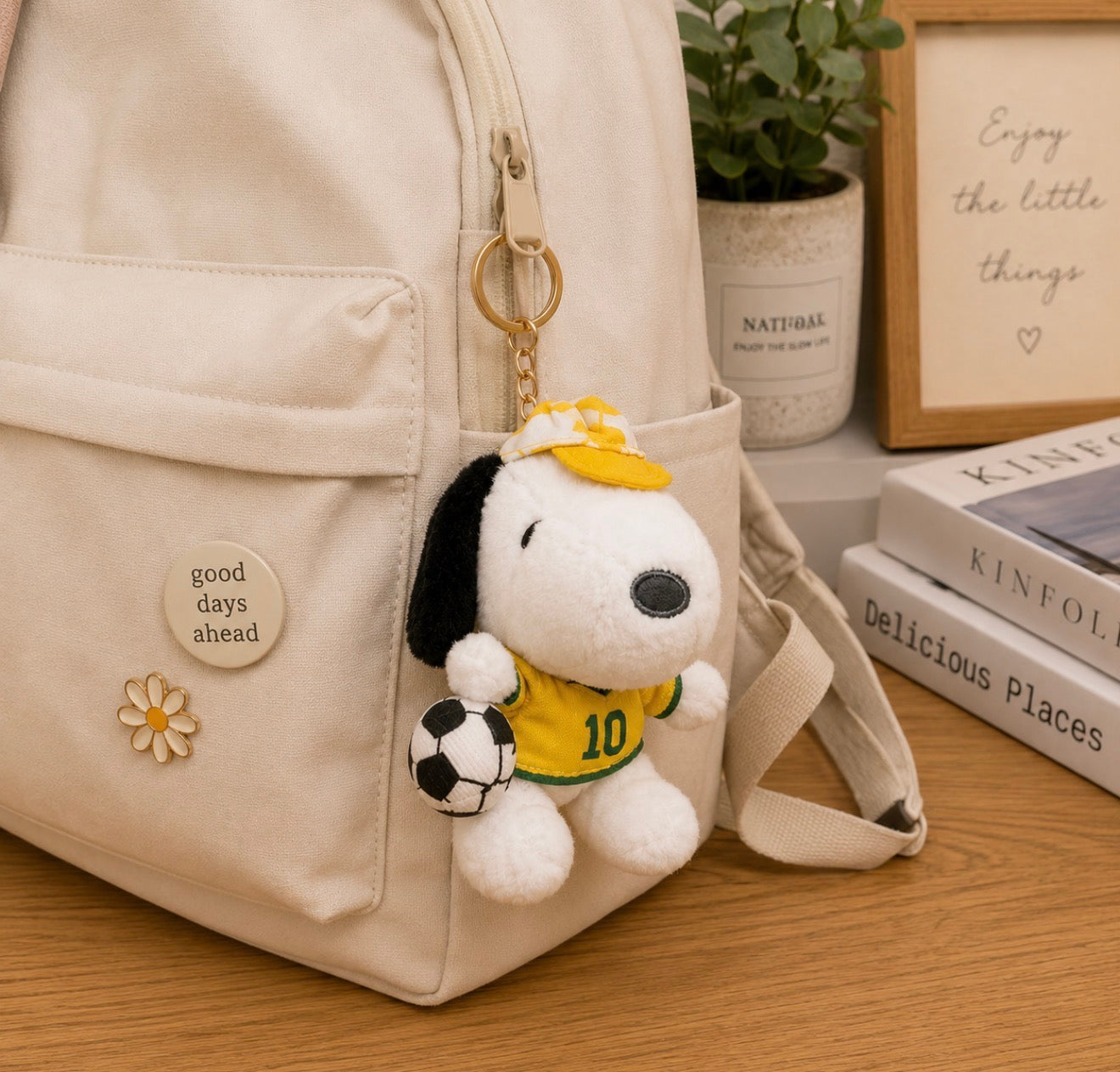 Llavero de Peluche Snoopy Futbolero 13 cm