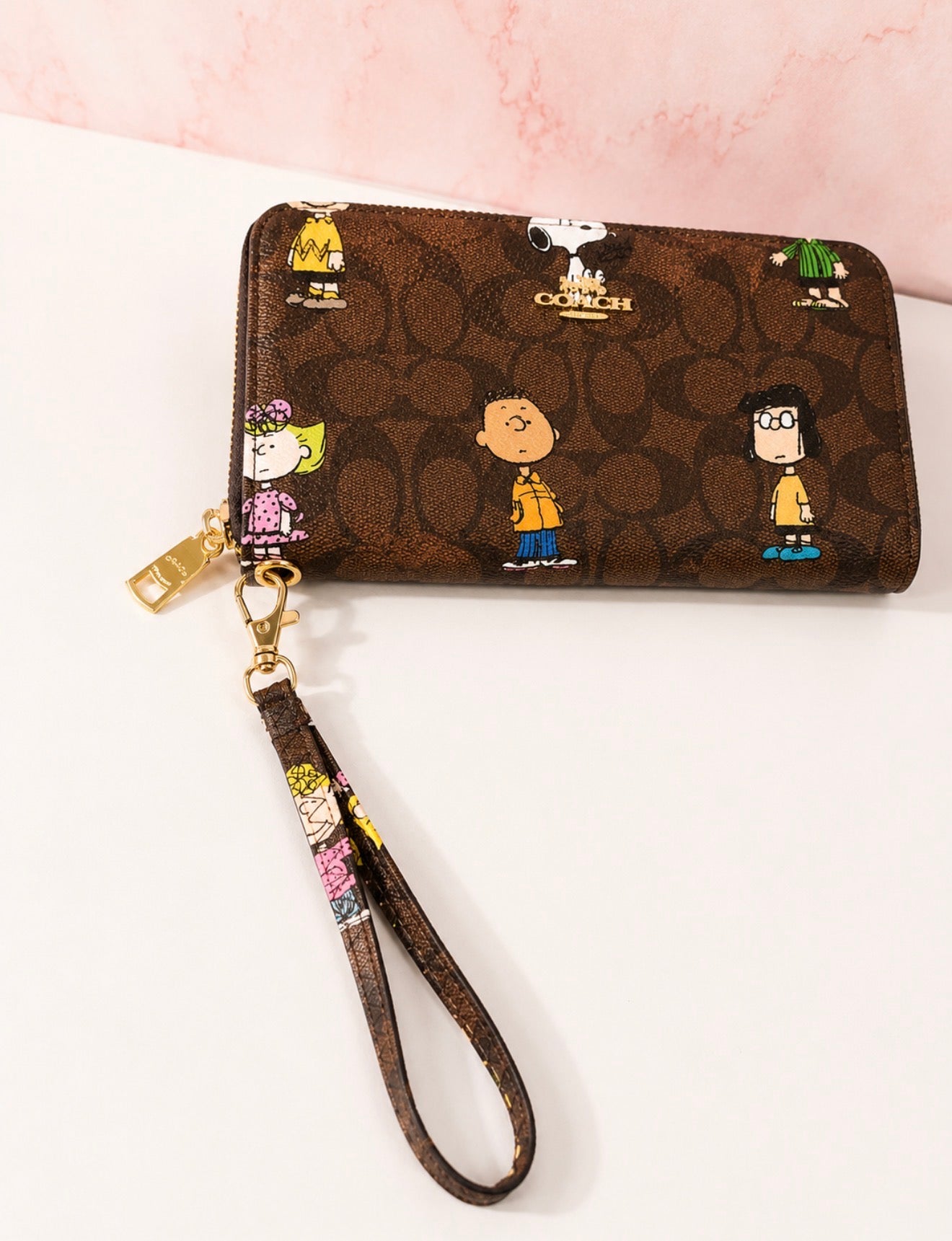Billetera Peanuts Estilo Signature con Cierre