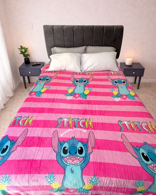 🛏️ Cobijas Stitch – Tela Coral (Matrimonial)