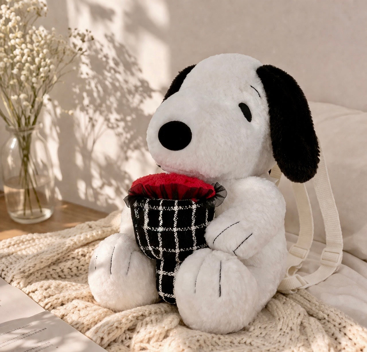 Mochila Peluche Snoopy con Corazón – 25 cm