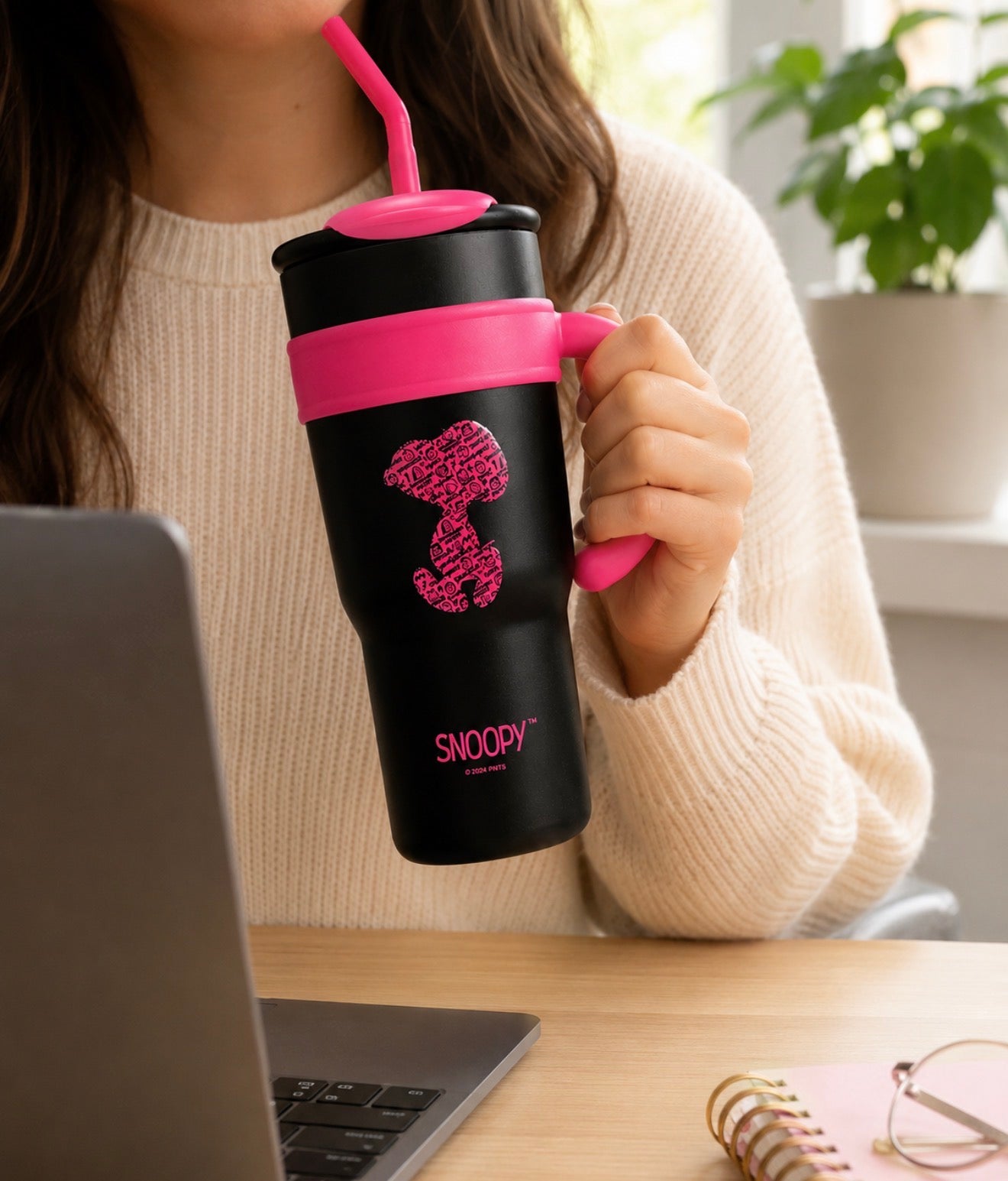 Vaso Térmico Snoopy con Asa y Pajilla – 1200 ml