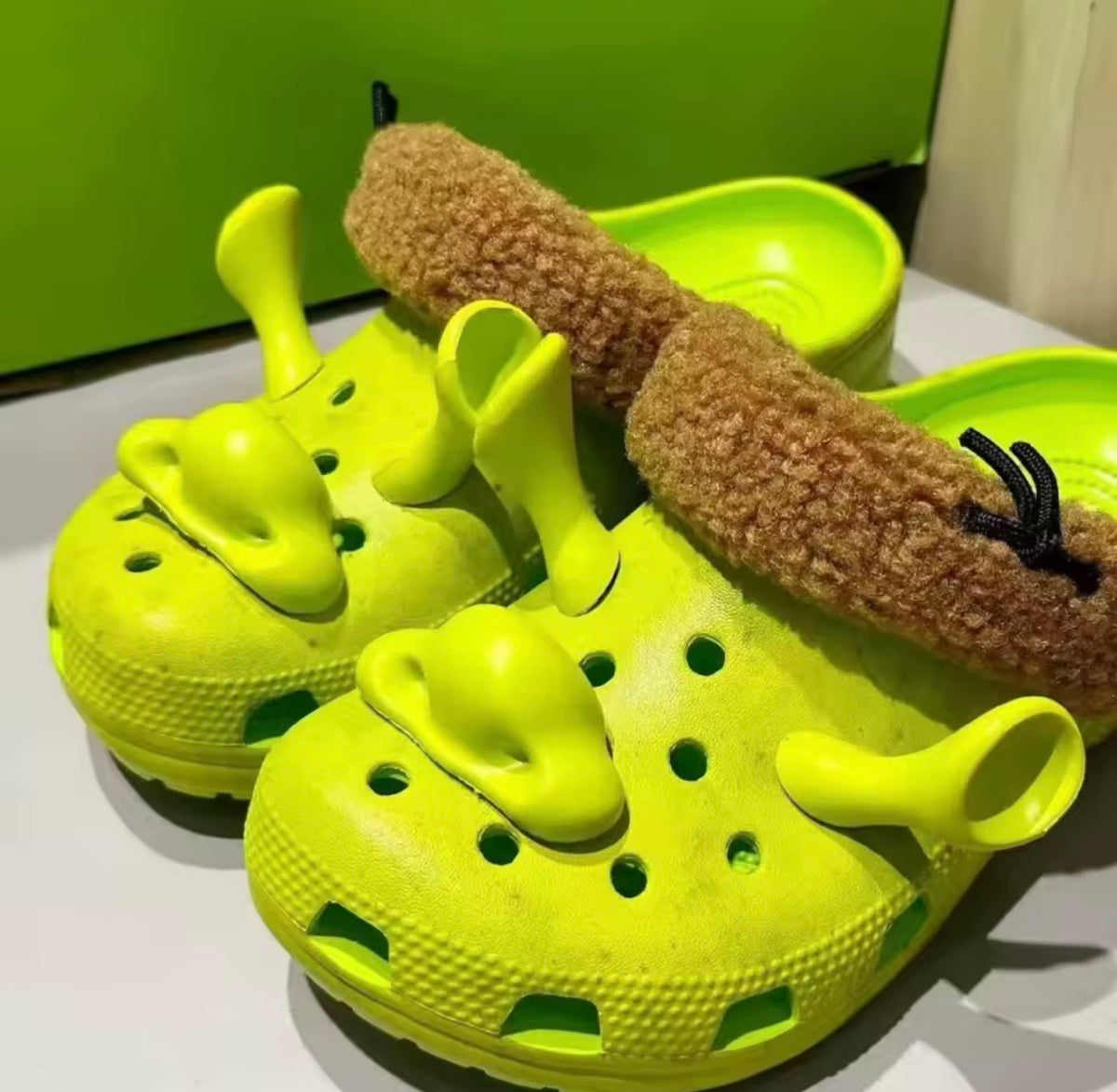 Crocs de Shrek