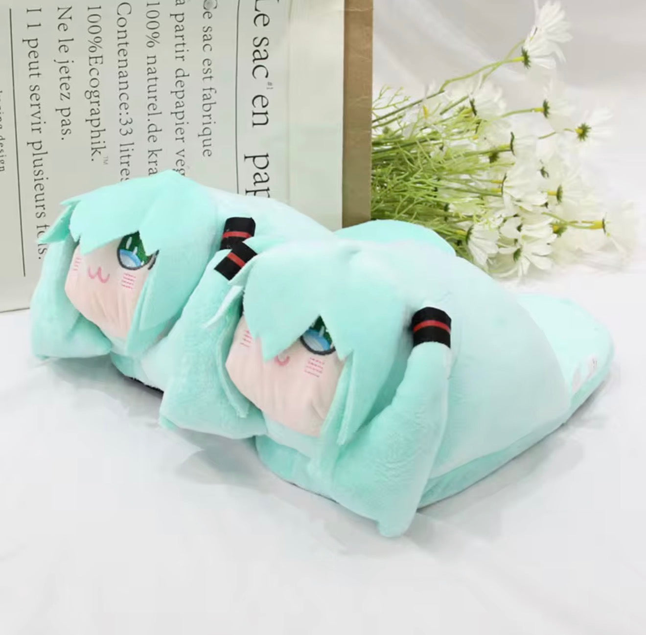 Pantuflas de Peluche Hatsune Miku – Suaves y Antideslizantes