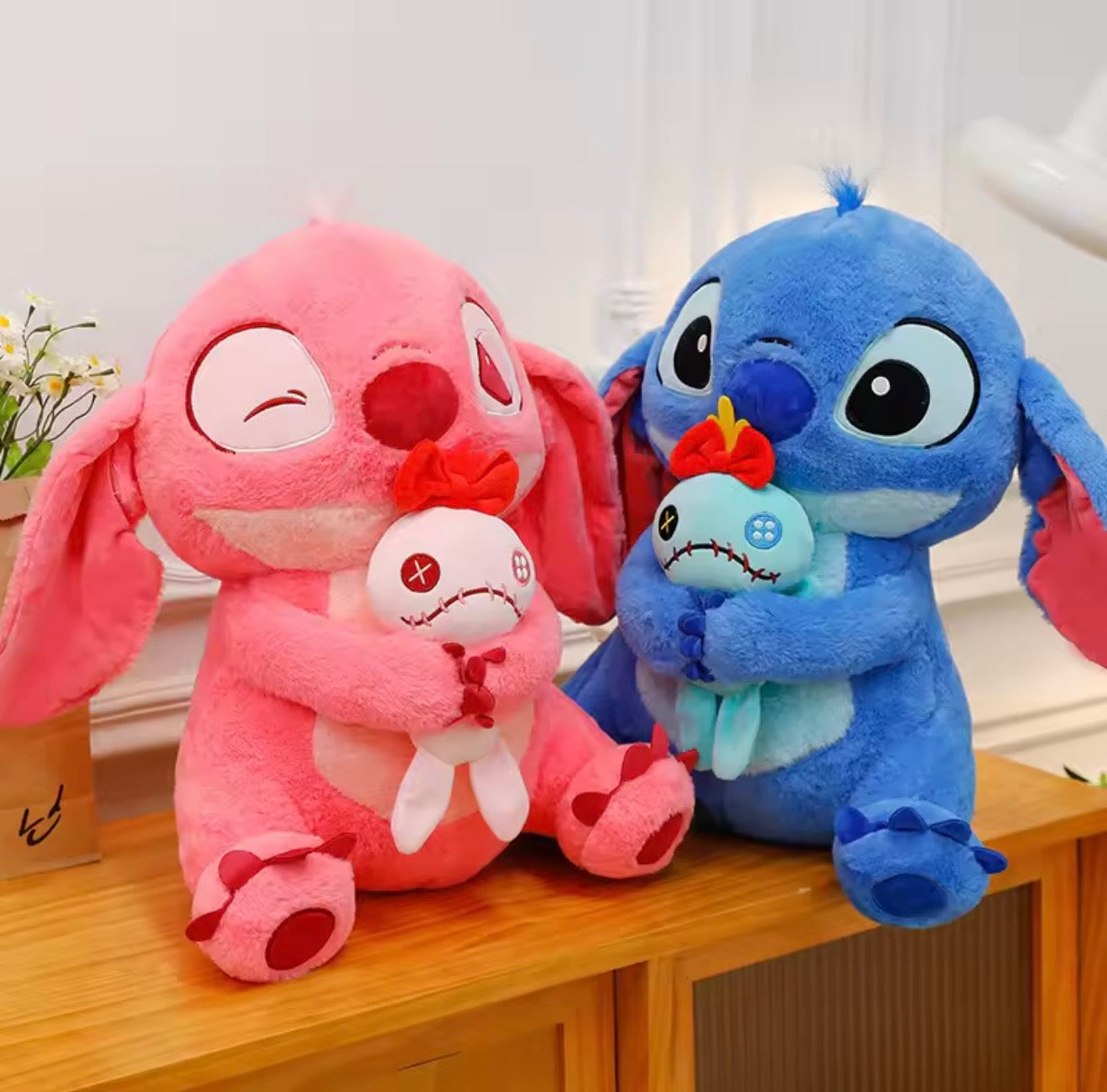 Peluche Stitch con muñeco Scrump 45 cms - Azul y Rosa